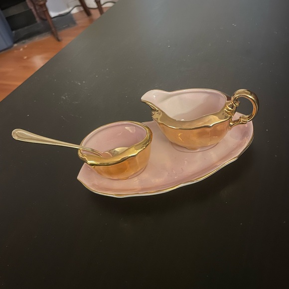 Vintage 1930 Royal Winston Sugar Bowl and Creamer set - Picture 3 of 10